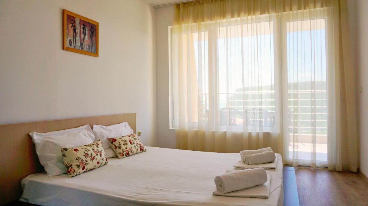 Apartment Marina Residence - Апартамент Марина Резидънс Kavarna Eksteriør bilde